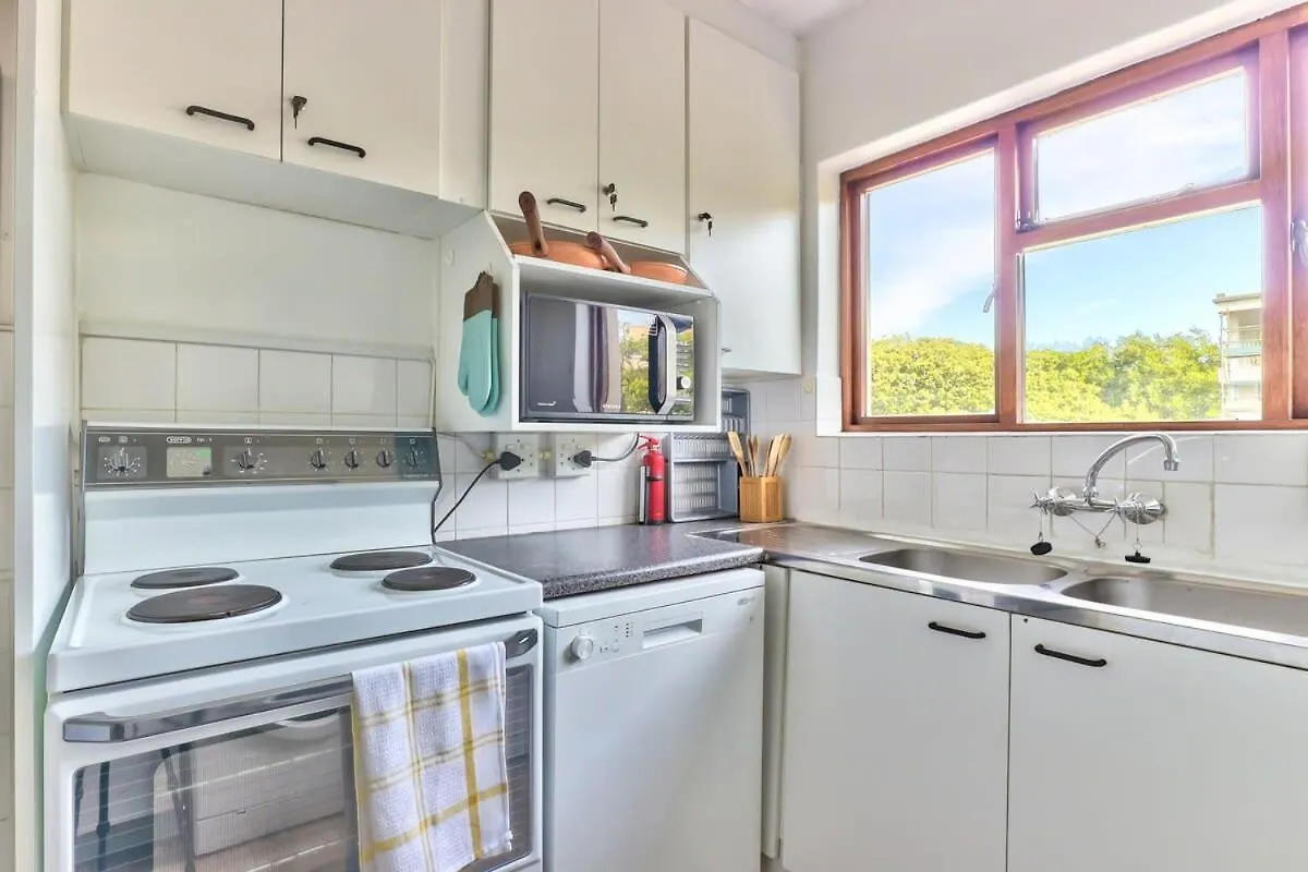 Apartment Mountain Views- Family Home, Balcony, Views! Cape Town