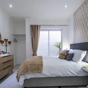 Apartment Quiet & Cosy In Claremont, Cape Town